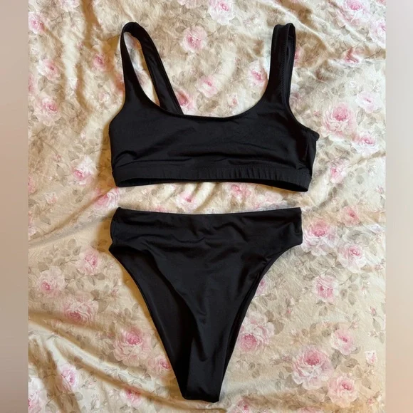SKIMS Black Bikini Set - Picture 1 of 9